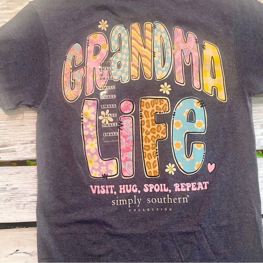NWT Simply Southern Women’s ‘GRANDMA LIFE’ Short Sleeve Tee - Size Small